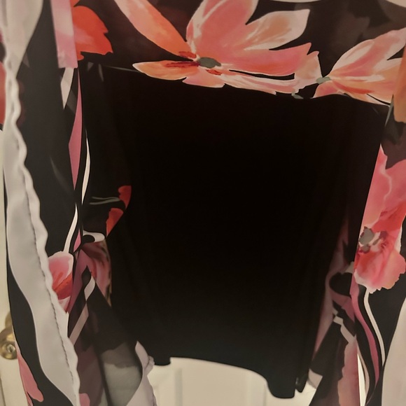 Avenue Floral Blouse, Size 14/16 - Picture 5 of 6